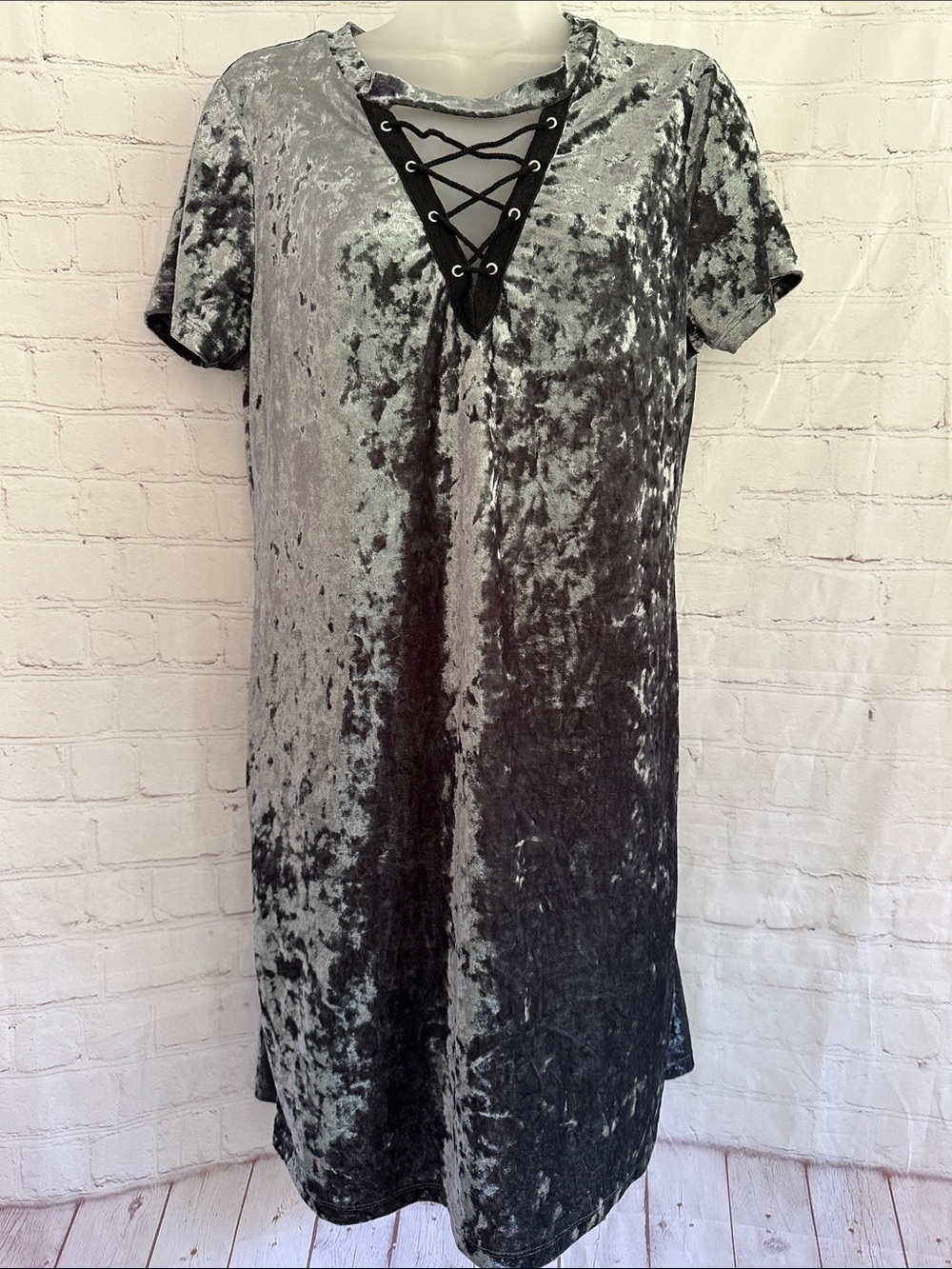 No Comment Ny La Crushed Velvet Lace-Up Shift Dress size XL